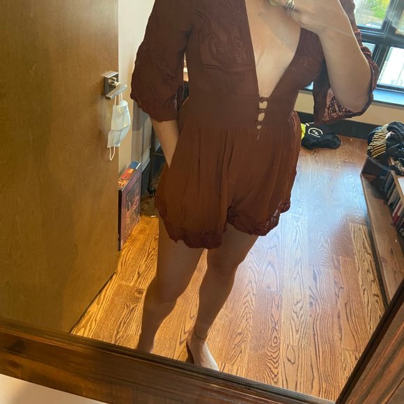 Rust colored, lightly worn romper - Picture 4 of 4